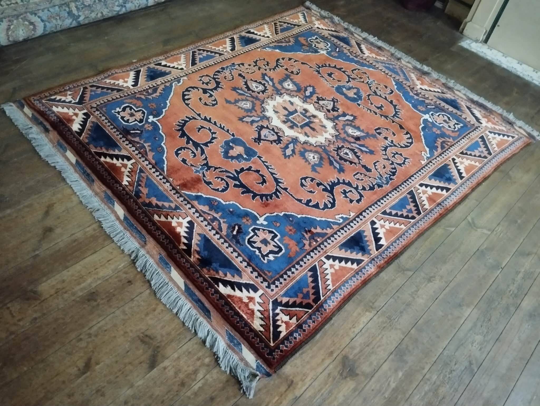 Handmade Pakistani Gazni rug 194x168cm