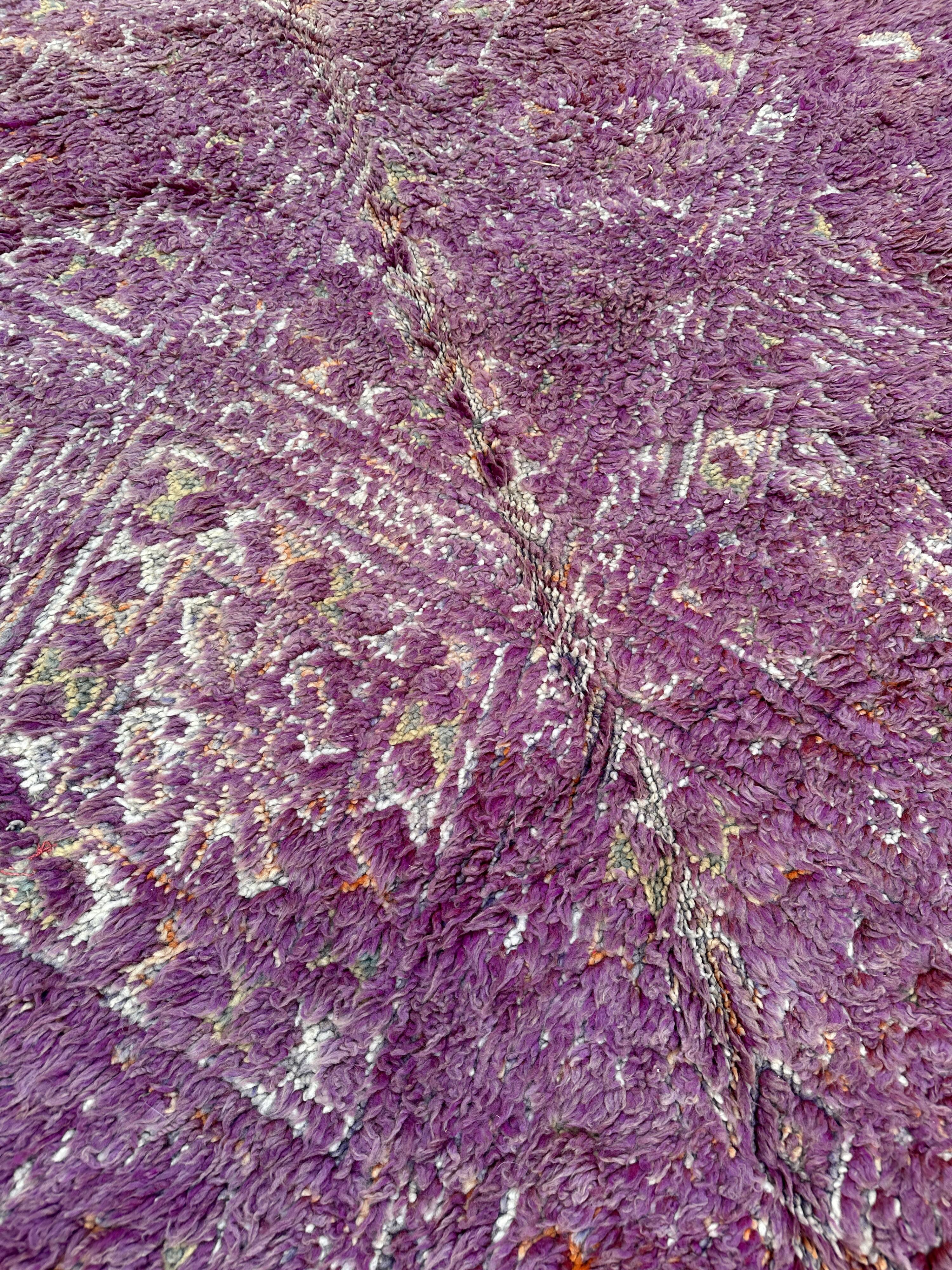 Moroccan rug Beni M'Guild purple - 325 x 183 cm