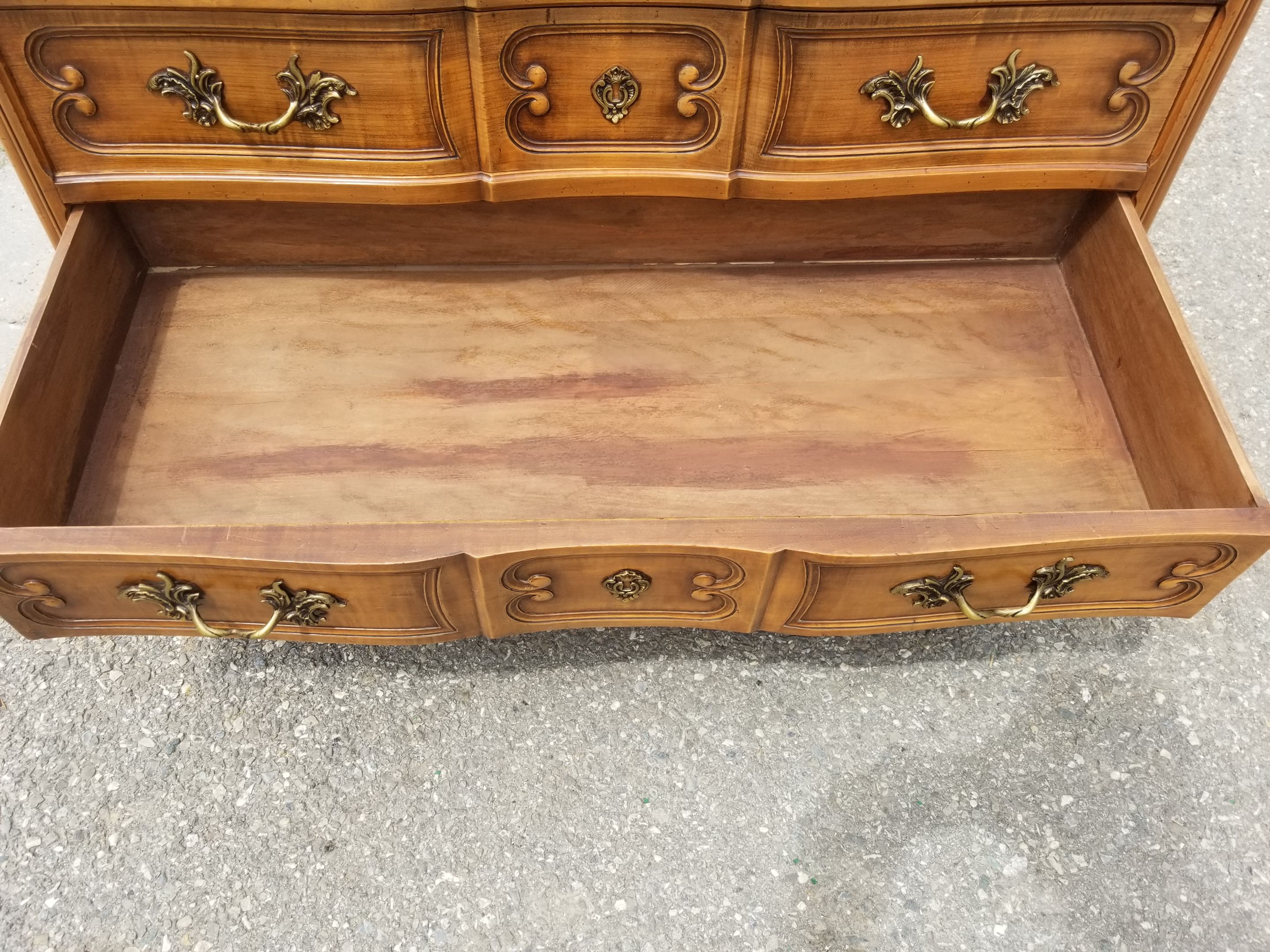 Louis XV style crossbow chest of drawers 3 drawers in walnut