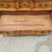 Commode arbalète de style Louis XV 3 tiroirs en noyer