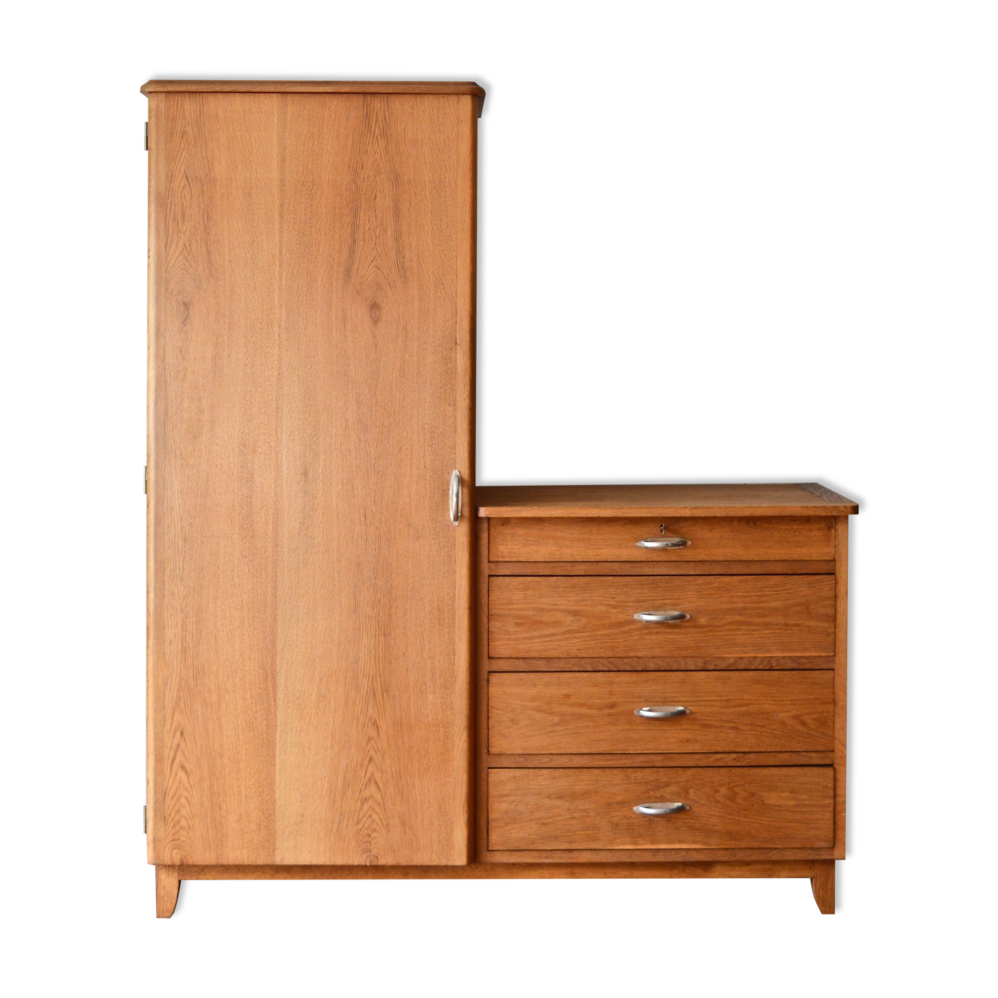 Asymmetrical cabinet