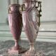 Paire d’urnes en marbre rose et bronzes dorés