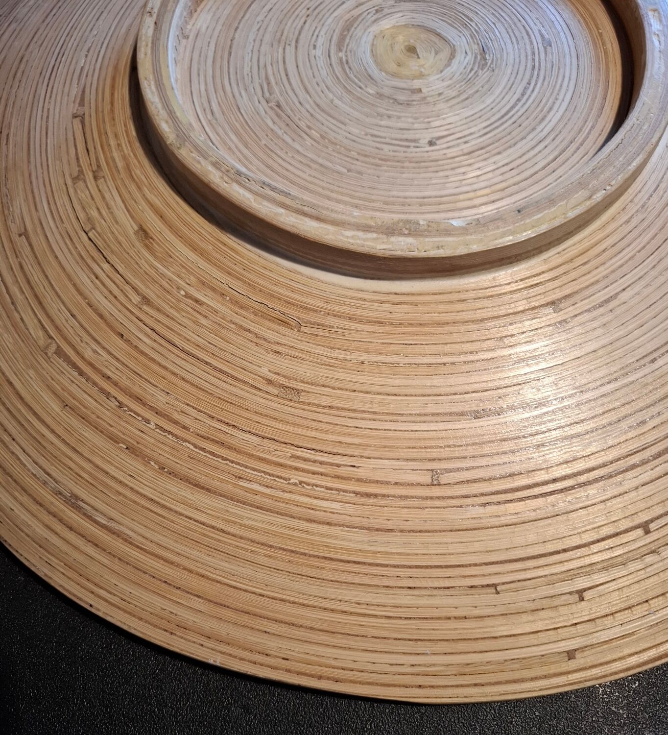 Artisanal decorative plate