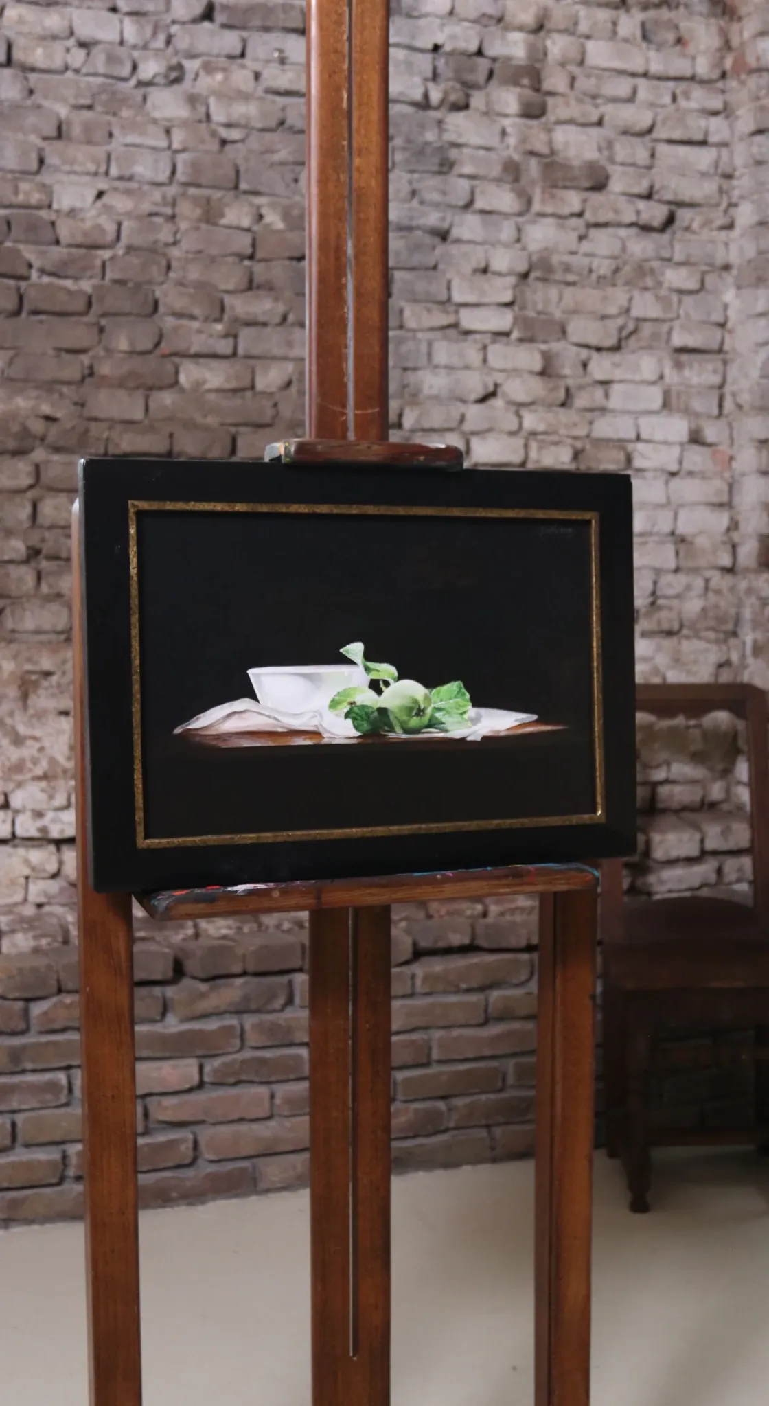 Still life with apples and white bowl – Marjolein van den Berg, c. 2011