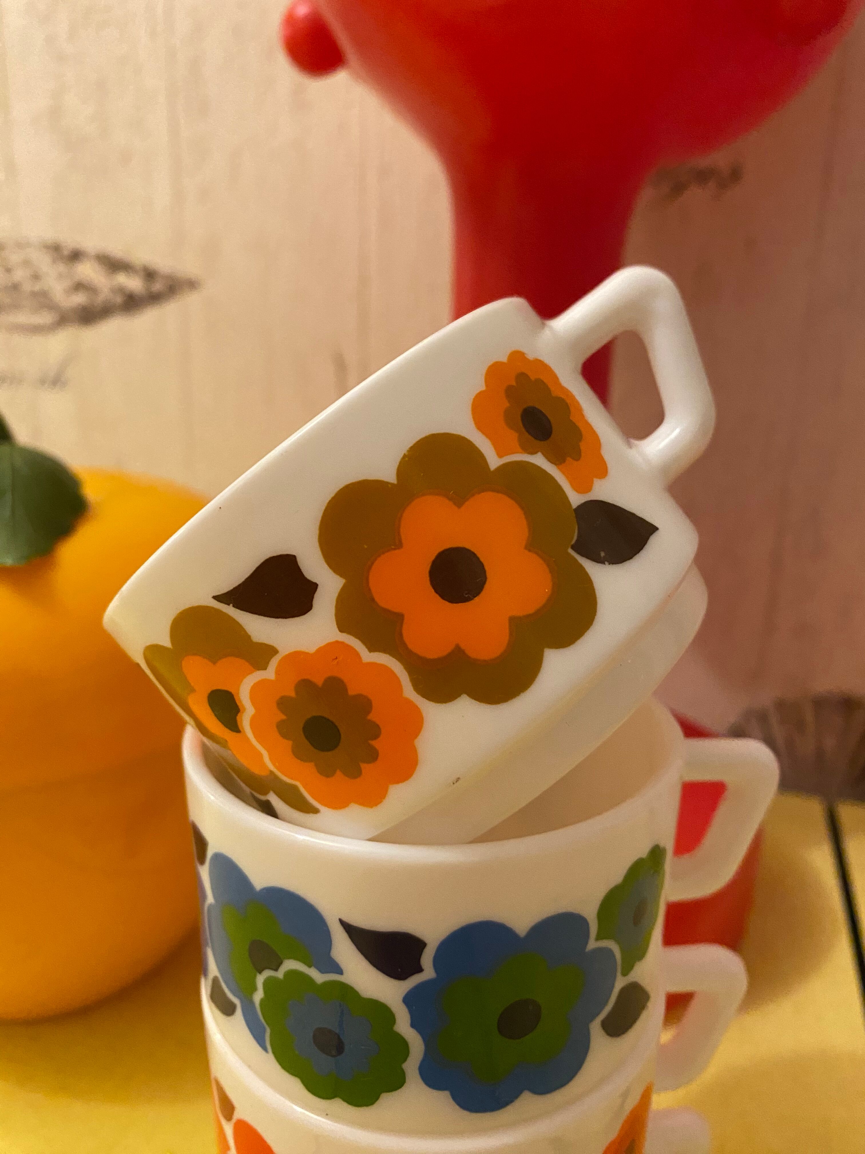 Coffee cup arcopal lotus retro pops 70s