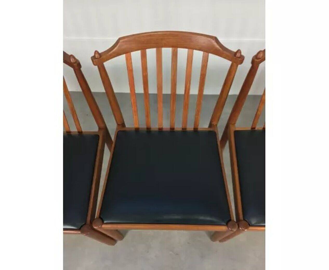 4 Scandinavian teak chairs with slats from the 1960s.