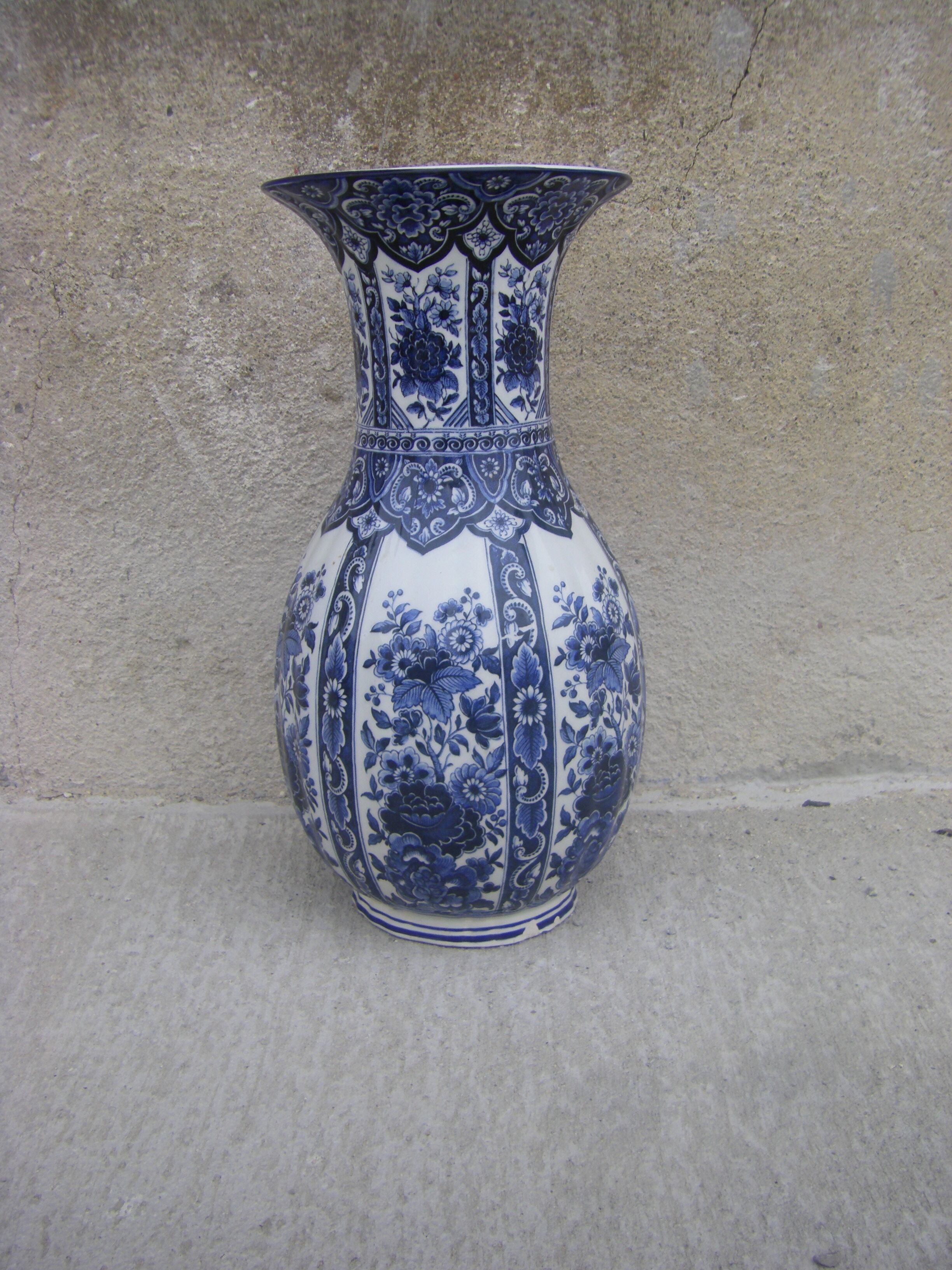 Primavera vase