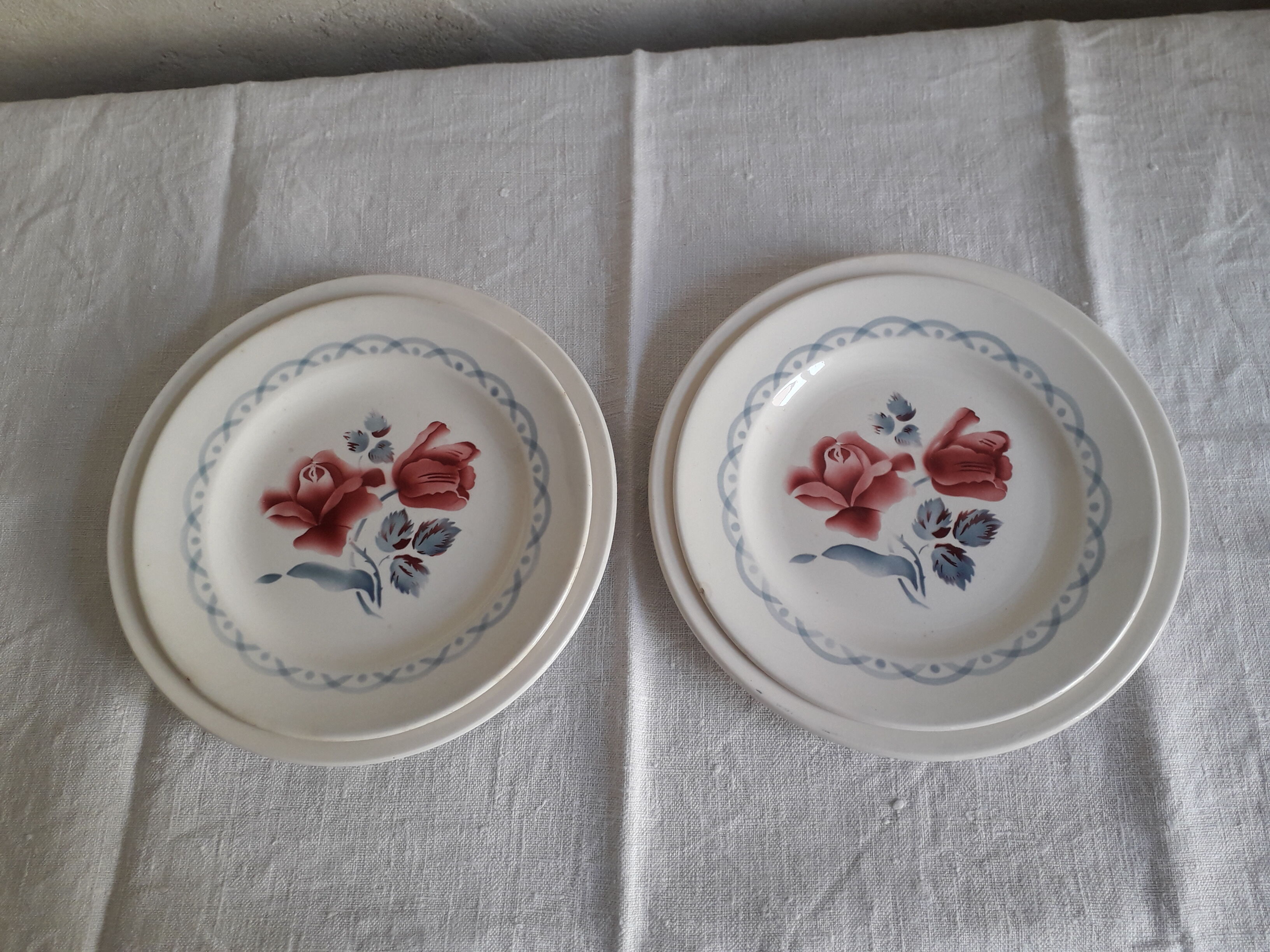Set of two flat plates and two dessert plates Sarreguemines cannes model
