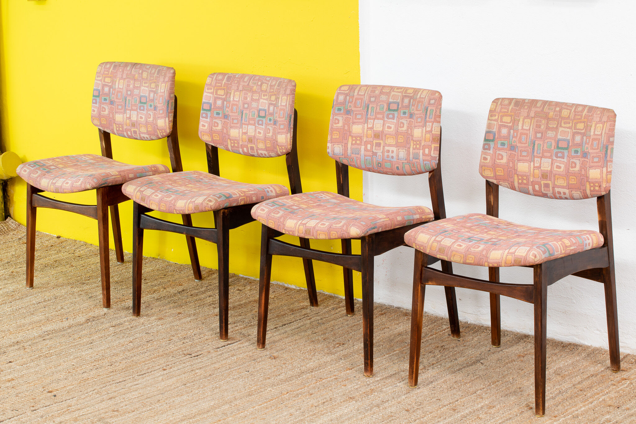 Chaises scandinaves  47 cm