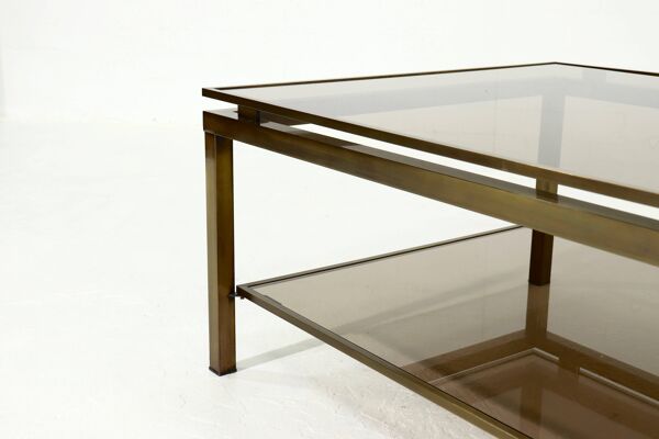 Table basse à deux niveaux en laiton et verre fumé, années 1970