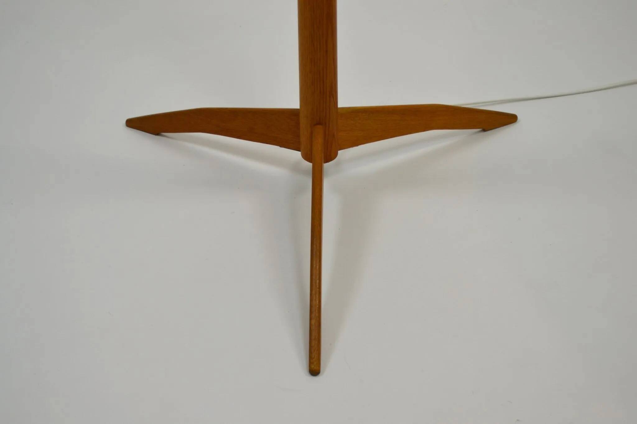 Oak and Brass Floor Lamp Marked “GO 12 WDH”, Sweden, 1950s