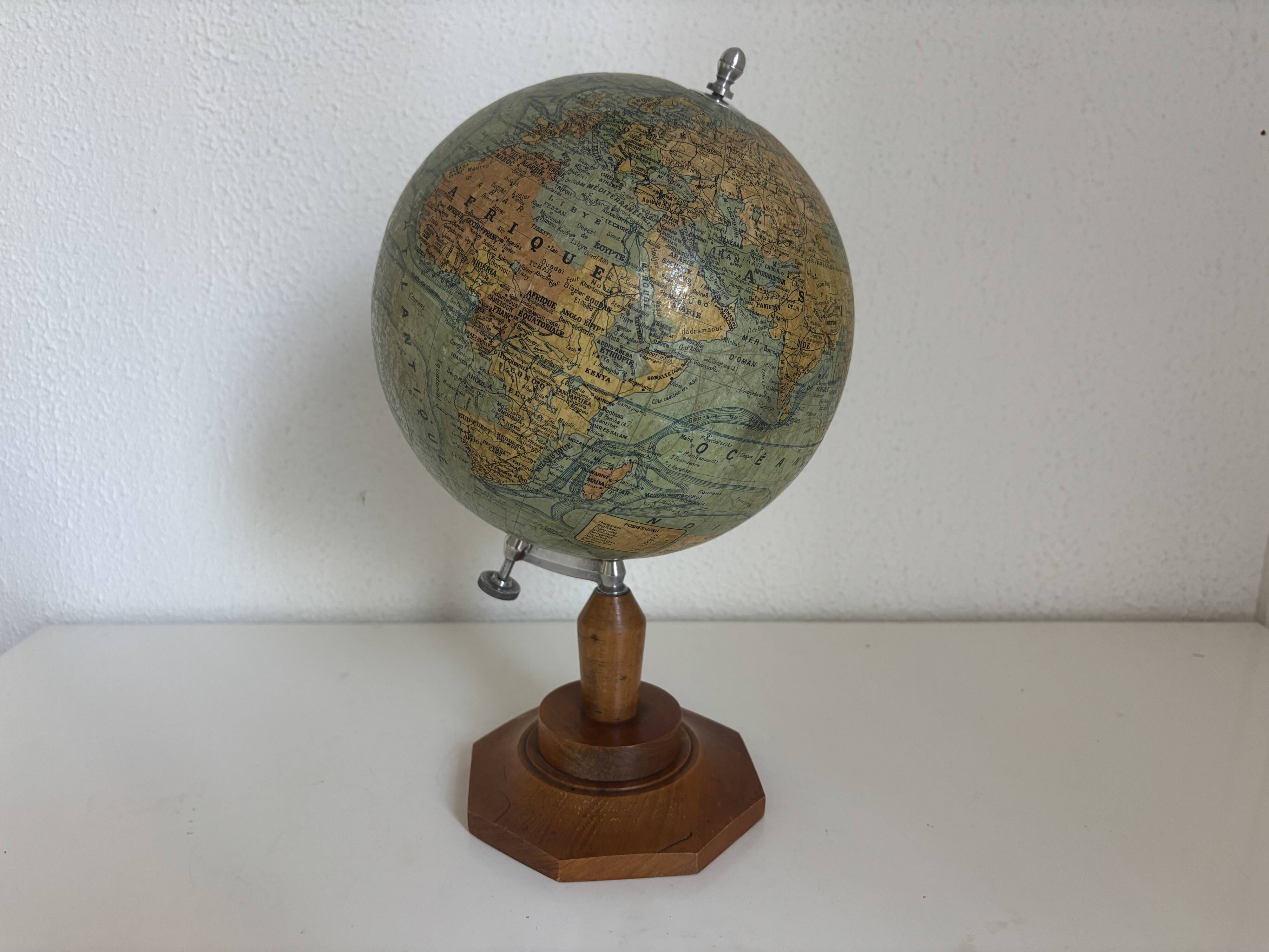 Globe vintage 1950 terrestre Girard et Barrère et Thomas - 33 cm