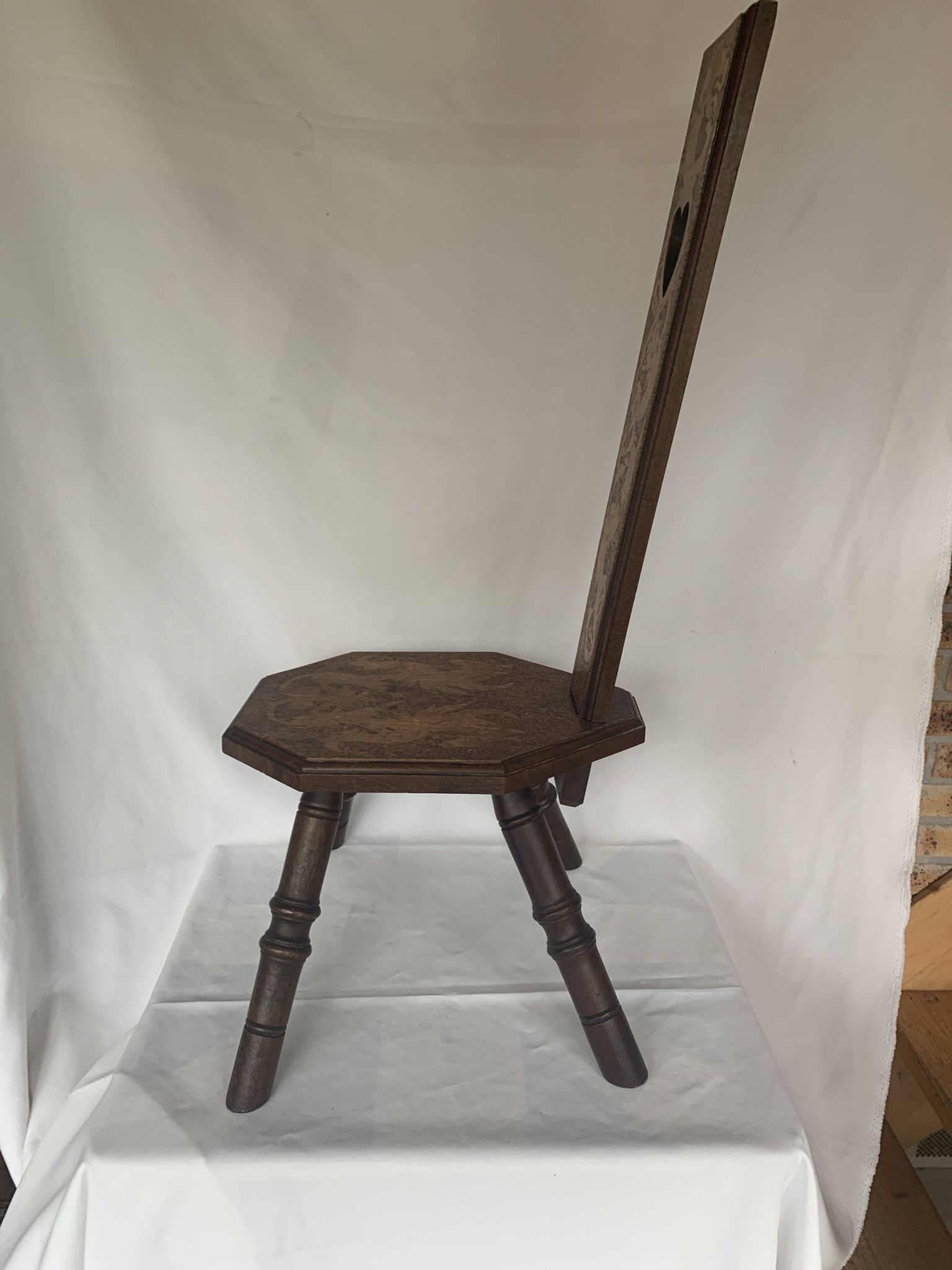 Tripod wooden chair