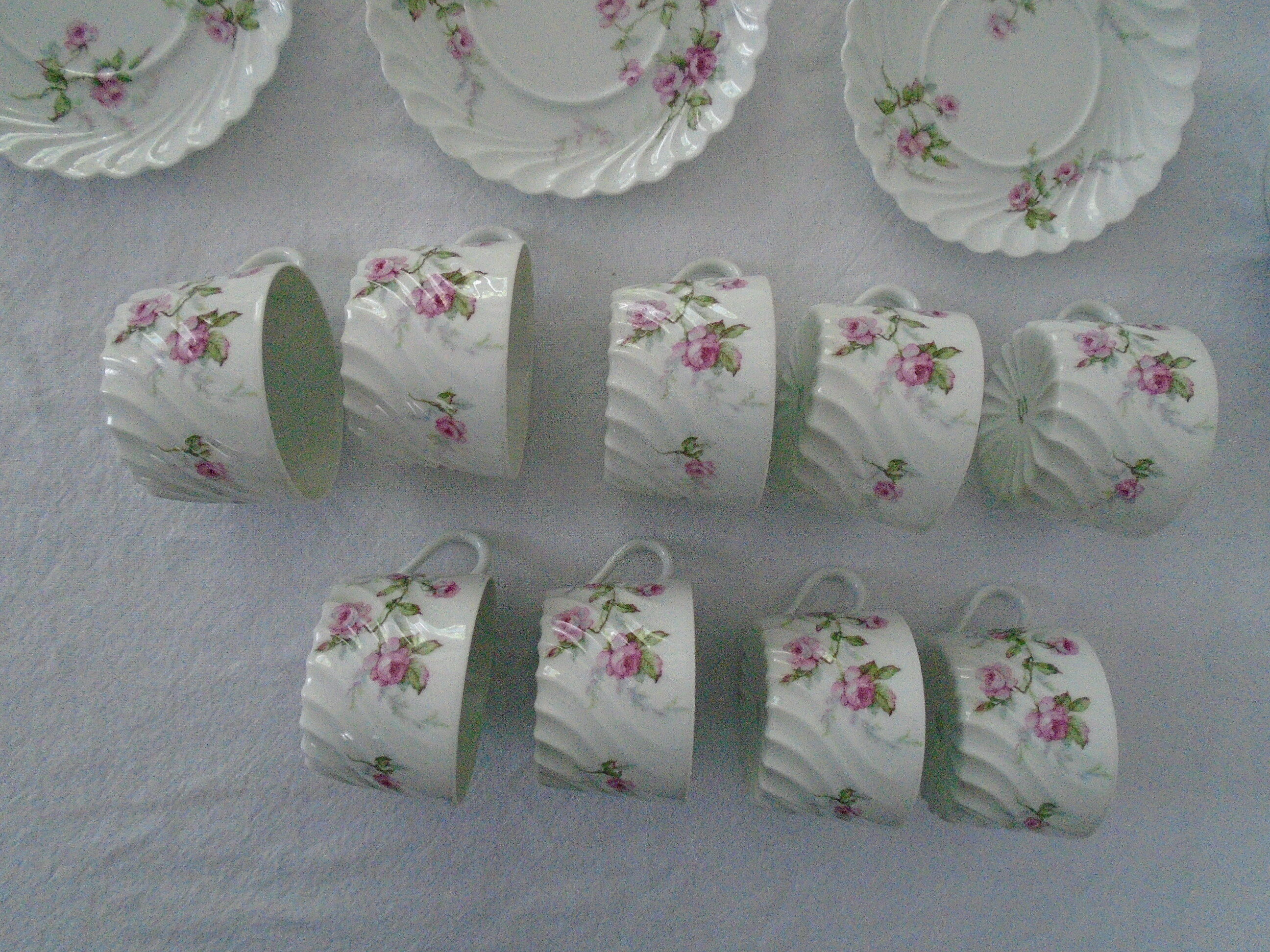 Service 9 Cups & Teapot Haviland model Sylvie small roses Limoges porcelain
