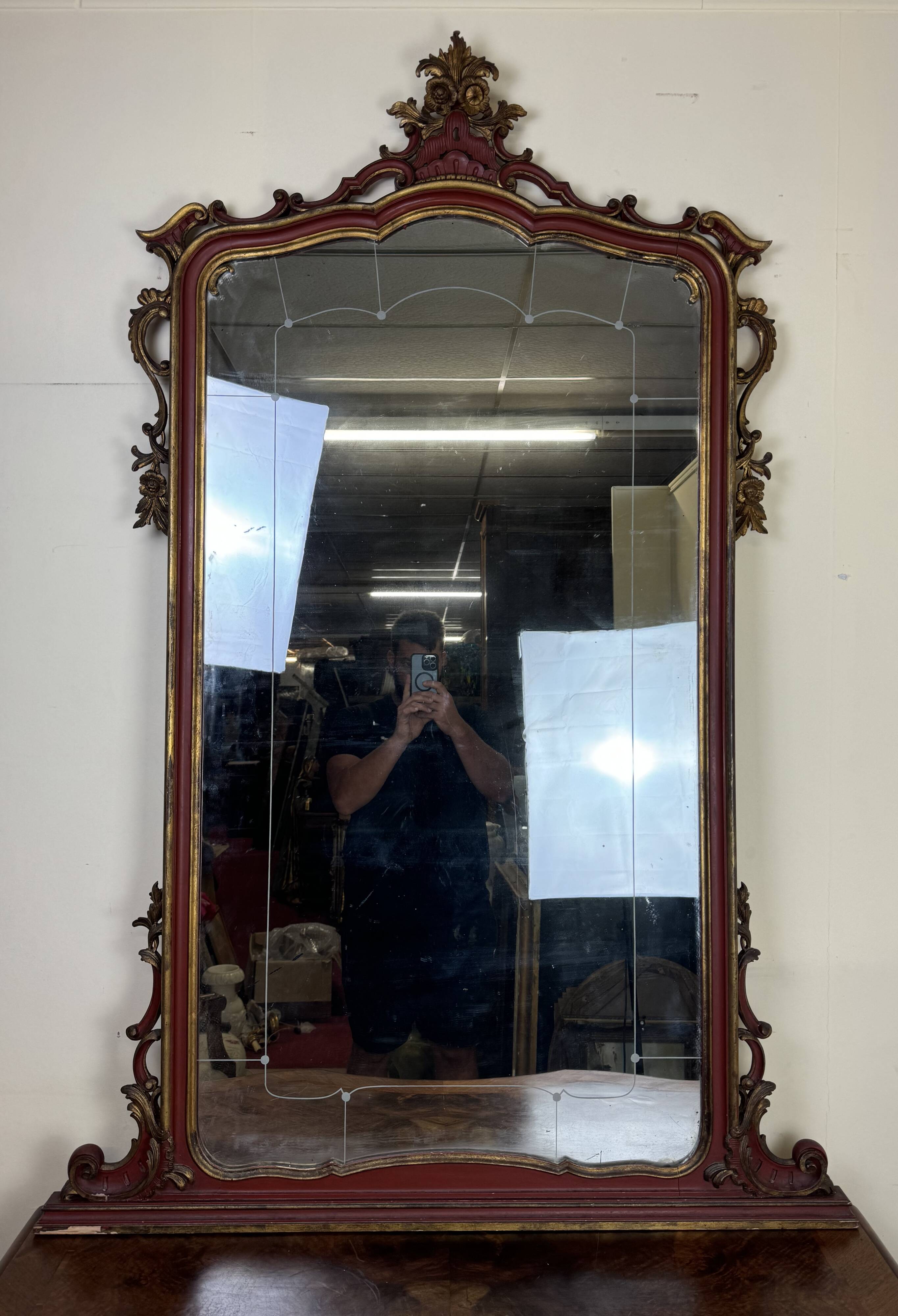 Important Venetian Baroque mirror in Louis XV style in lacquered and gilded wood