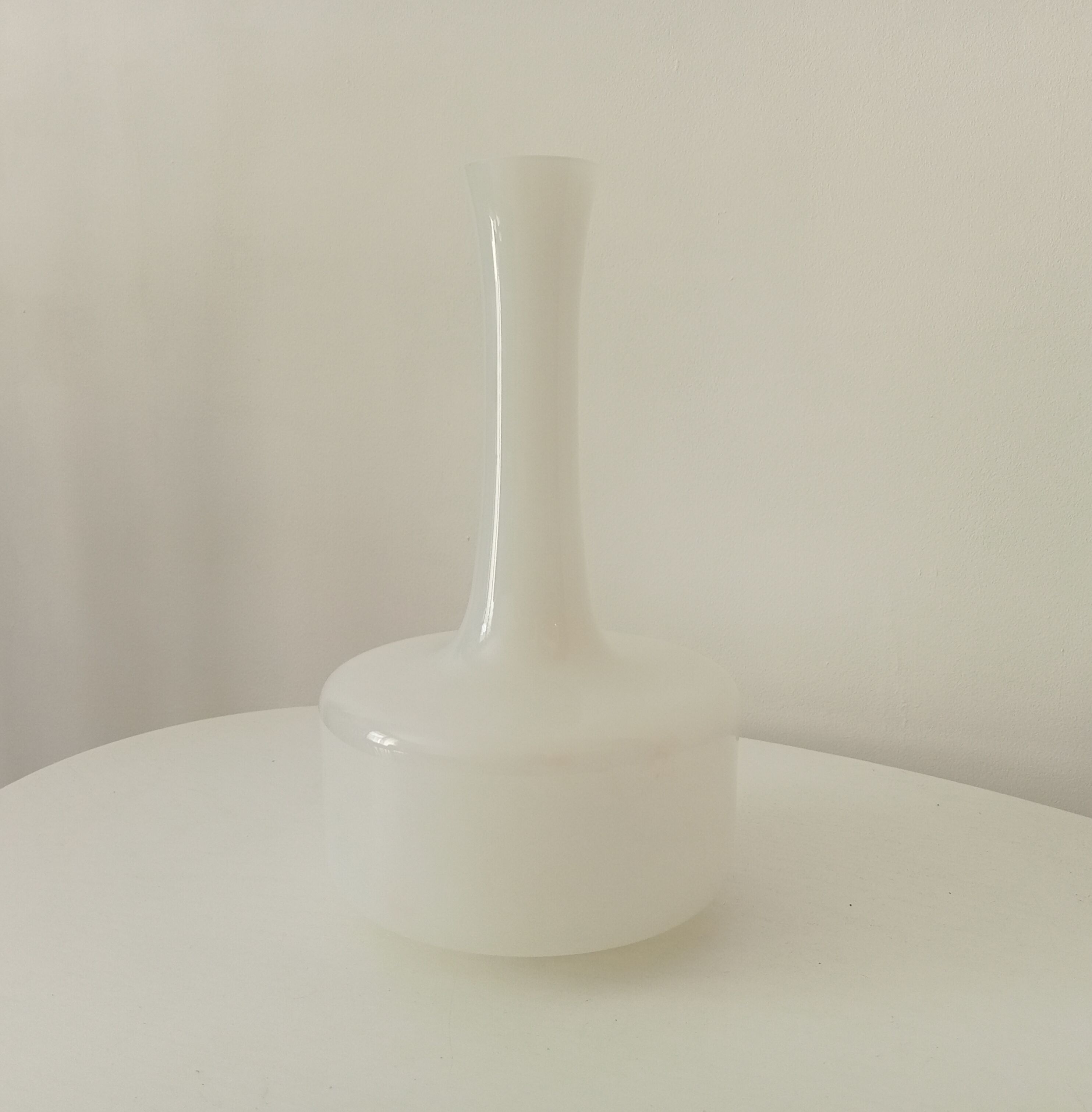 Vintage opaline soliflore in the 60s