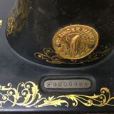 Sewing machine Singer