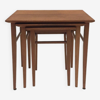 Série de 3 tables gigognes scandinaves en teck