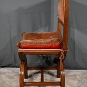 Chaise Curule en Noyer massif, goût Renaissance – Fin XIXe