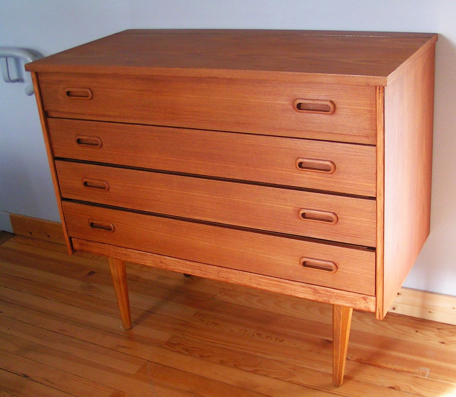 Hairdresser's chest of drawers