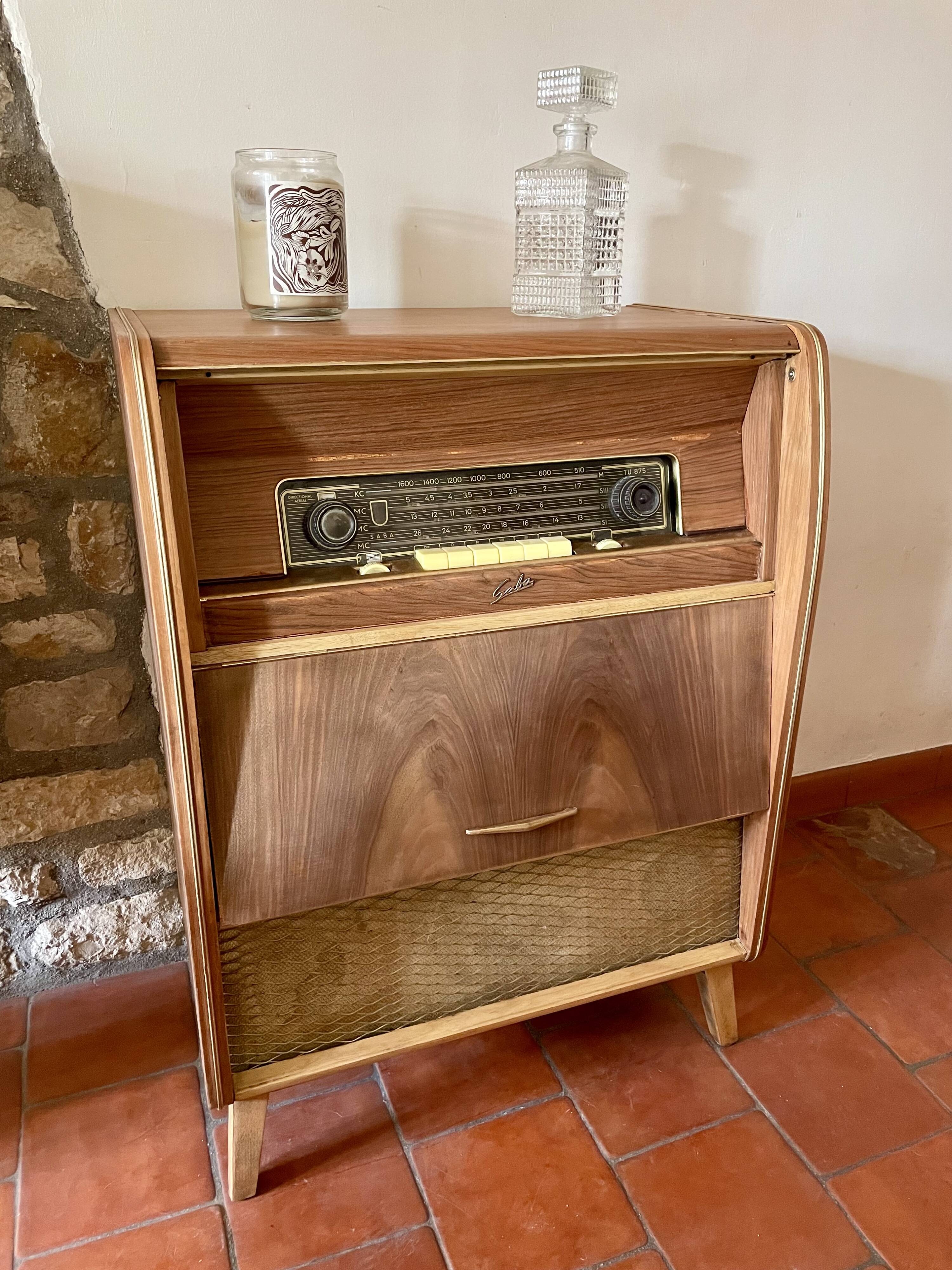 Vinyl player radio unit