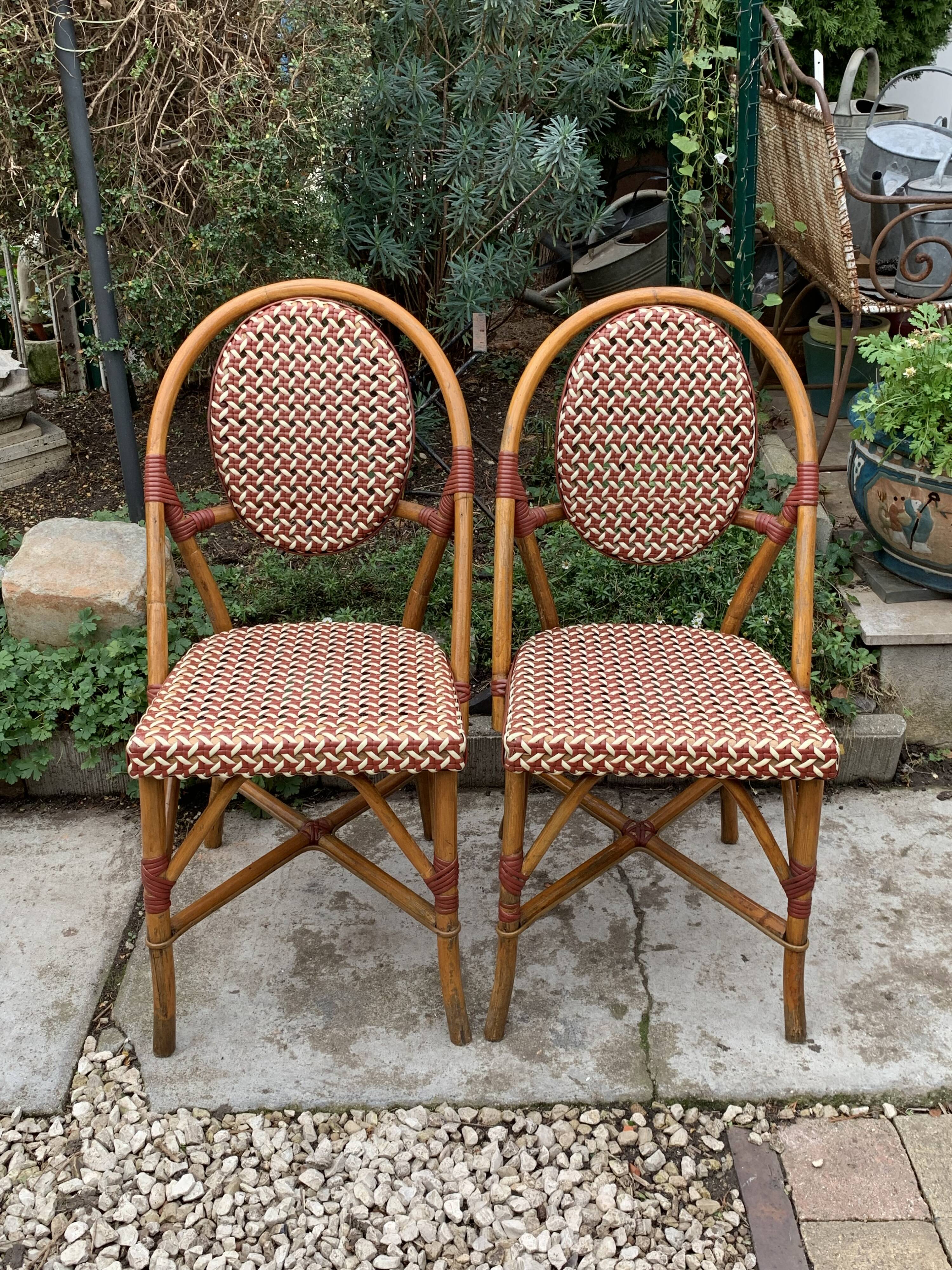 Paire d’anciennes chaises de bistrot terrasse
