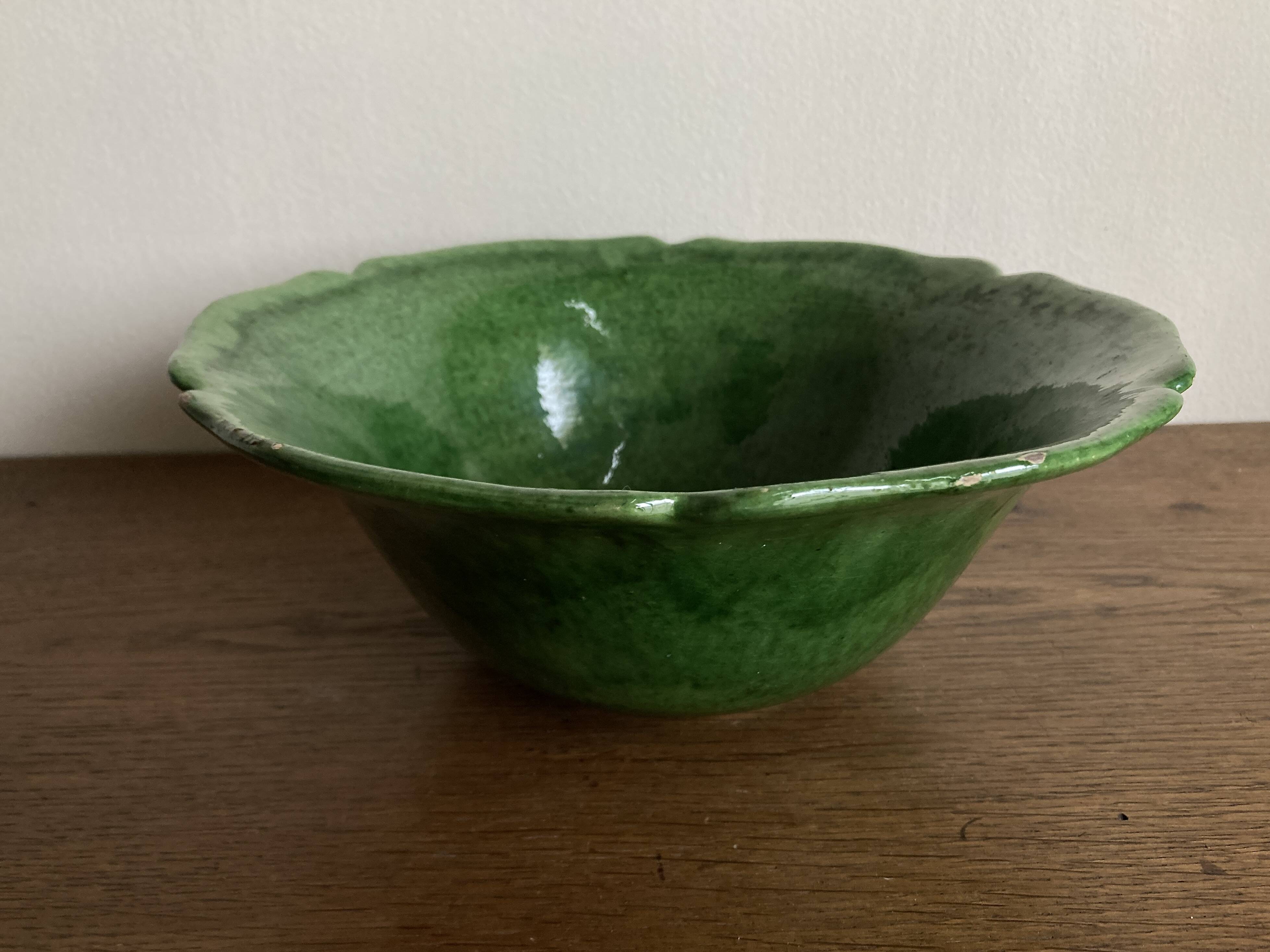 1960s centrepiece bowl in glazed Biot pottery with green scallops XL