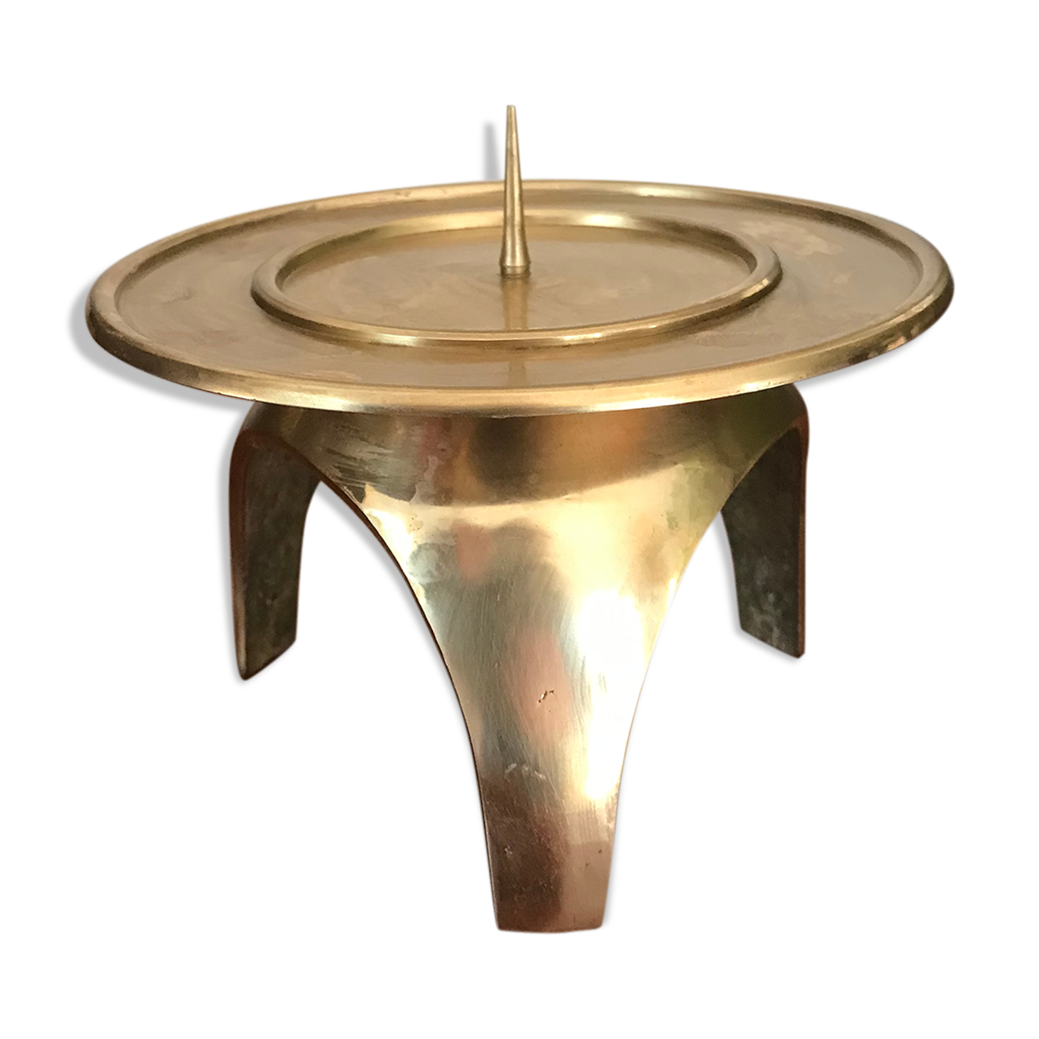 Scandinavian tripod candle holder