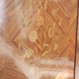 Armoire 2 portes en marqueterie motif fleurs début 20ème siècle