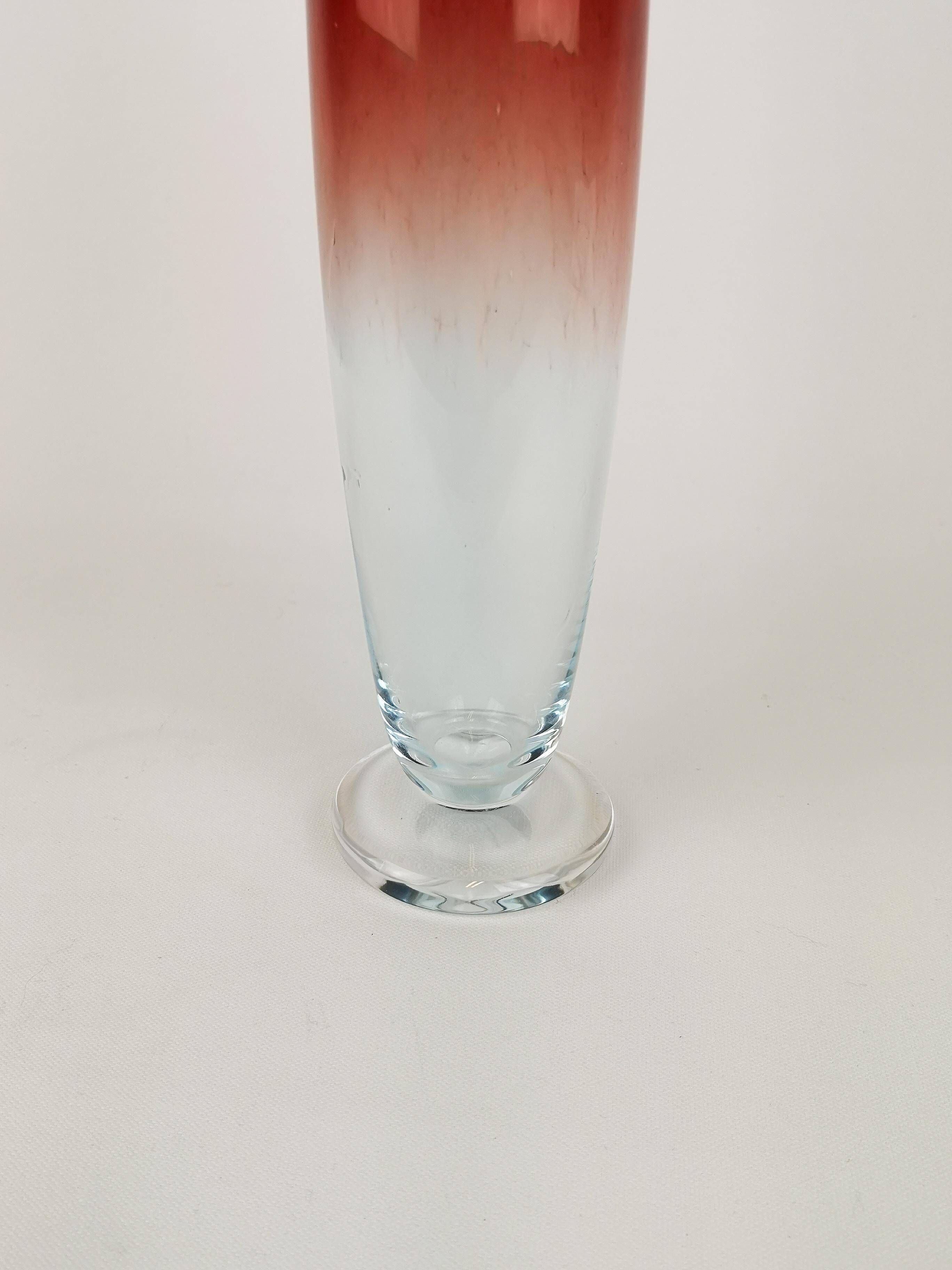 Midcentury display vase by Nils Landberg, Orrefors, circa 1950.