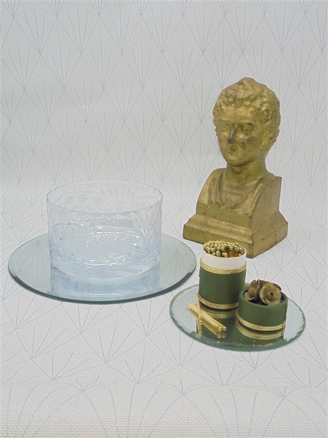 Set of 2 small round mirrors