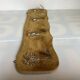 Porte manteau baroque velours ocre