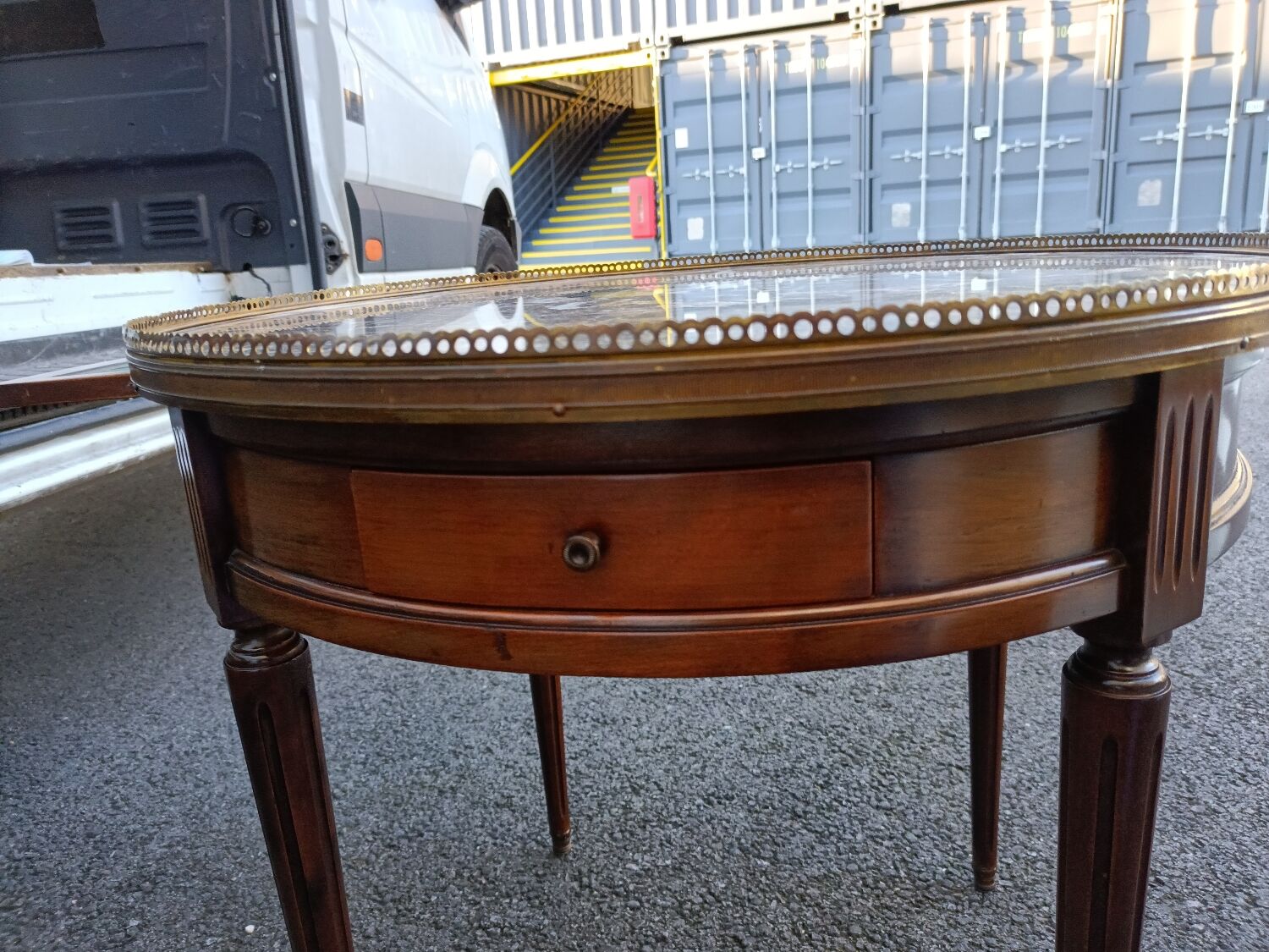 Table bouillotte style Louis XVI marble top