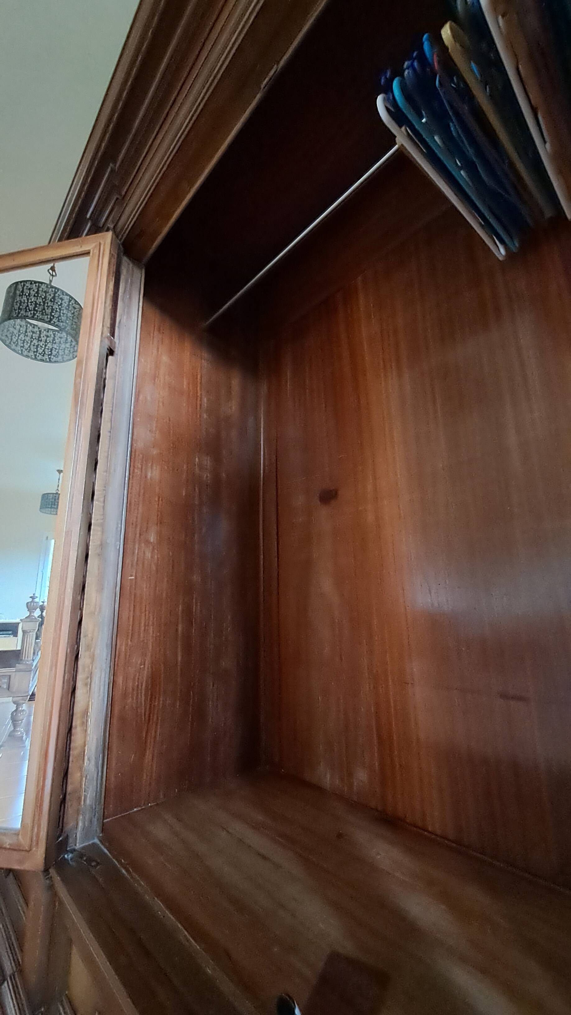 Wardrobe - neo-Renaissance in carved solid wood - possible lot sale