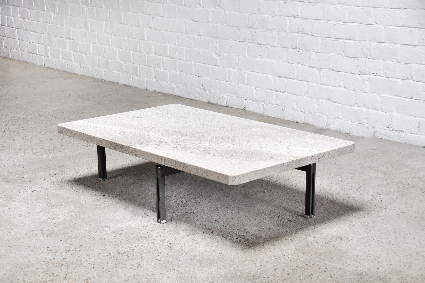 Saporiti 'onda' coffee table with granite top, italy, 1970's