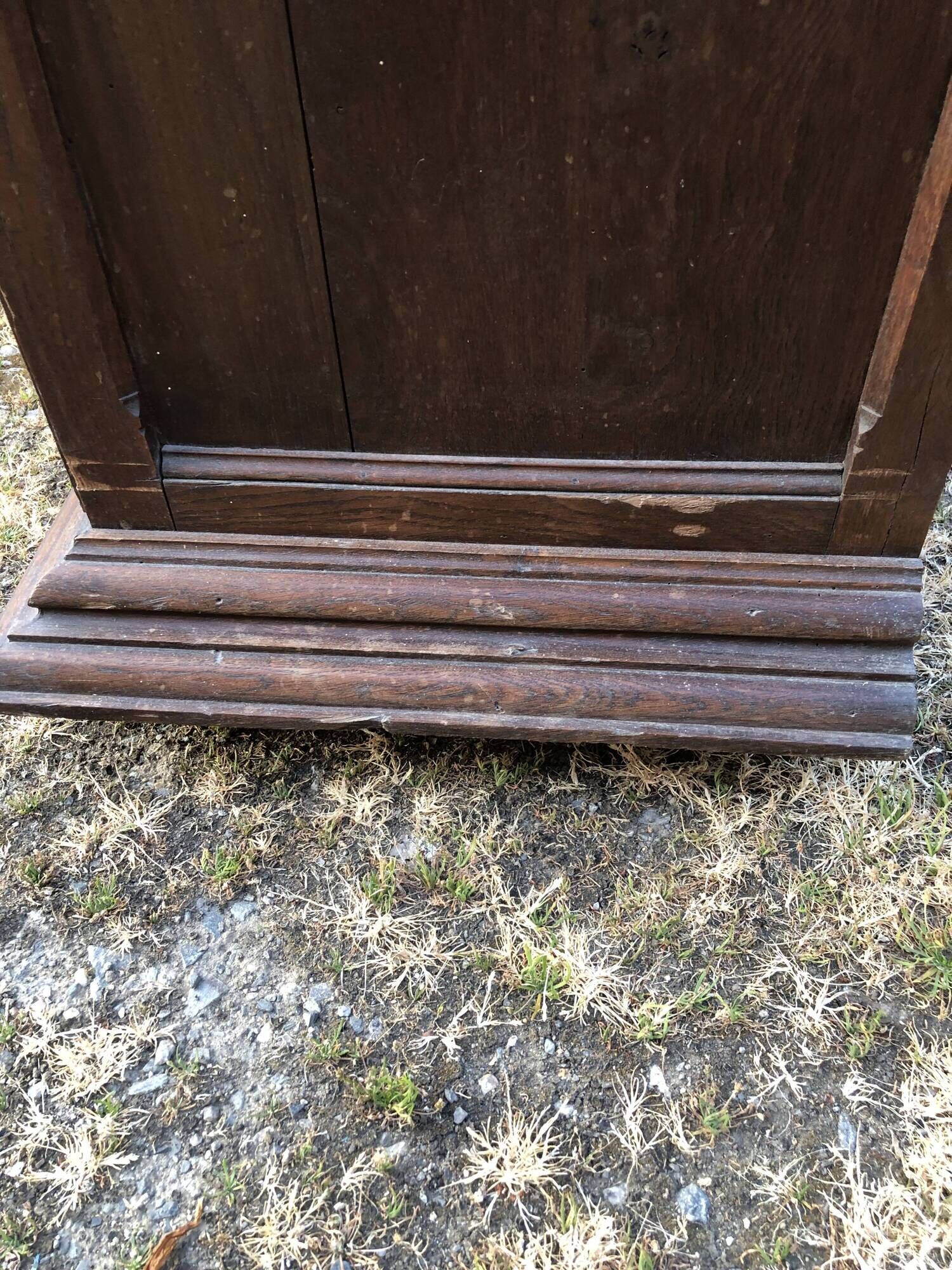 Armoire vintage parisienne à 1 porte vitrée en chêne massif.