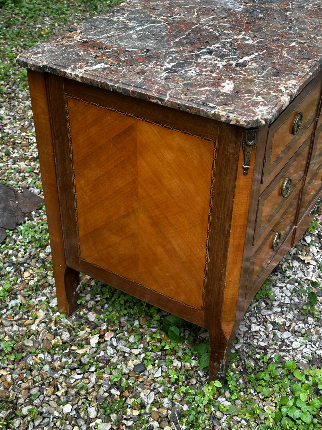 Transitional Louis XV - Louis XVI commode from the 19th century.