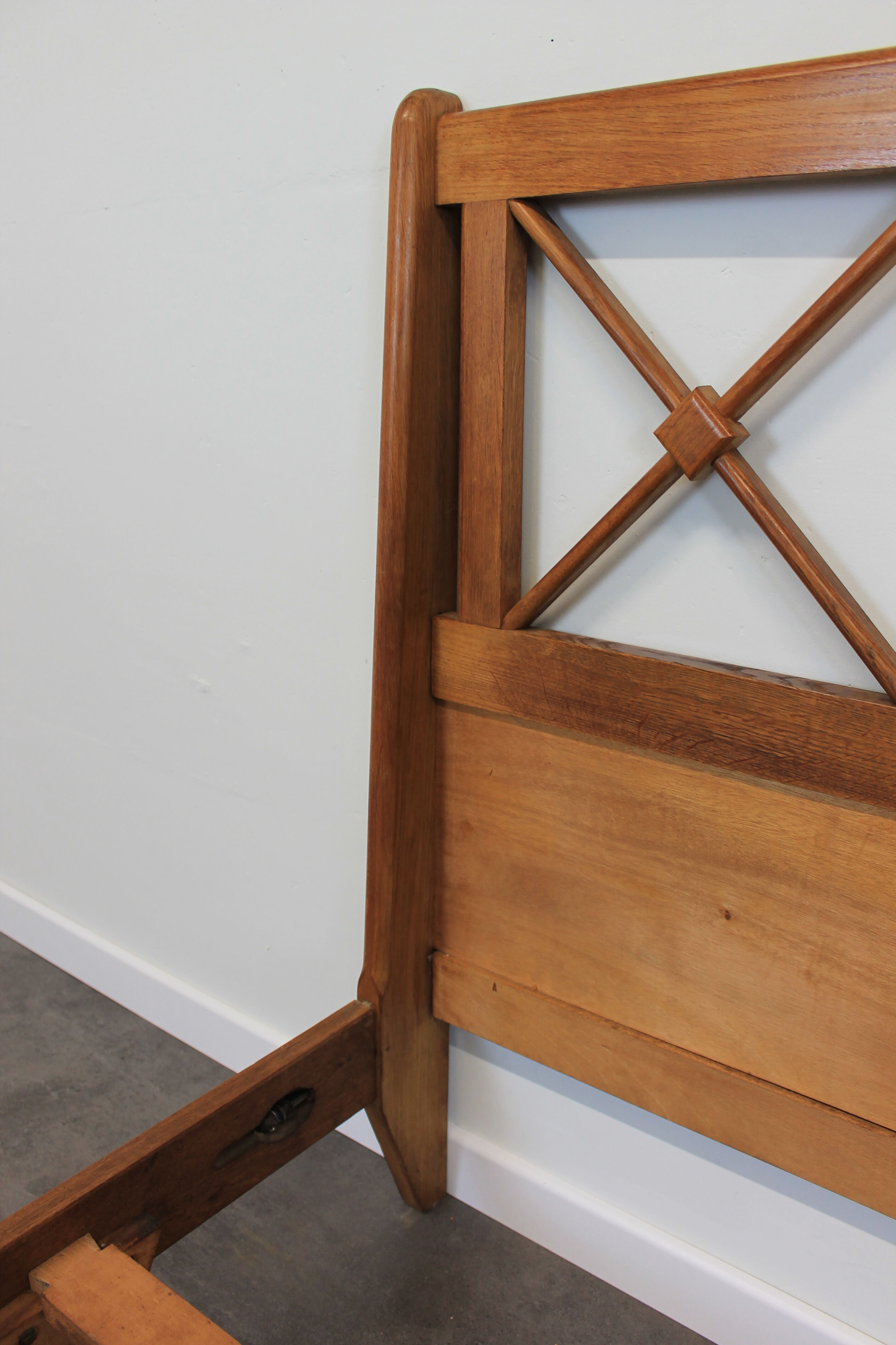 Lit moderniste des ateliers Saint-Sabin