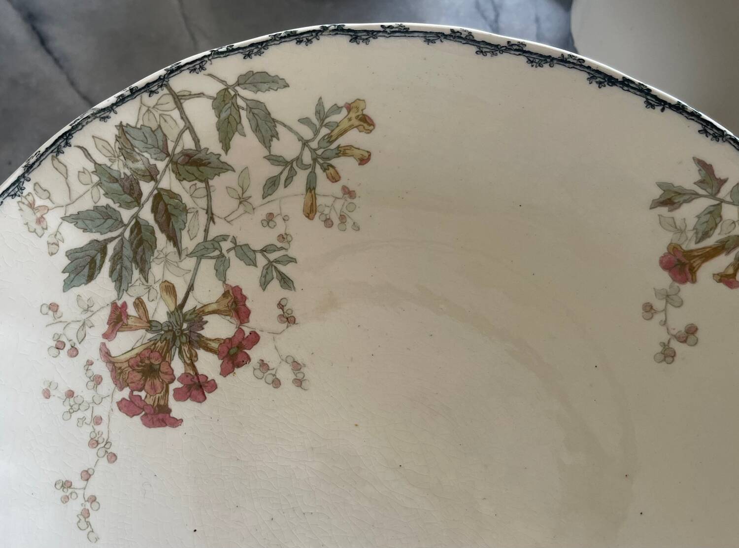 Choisy le Roi fruit bowl