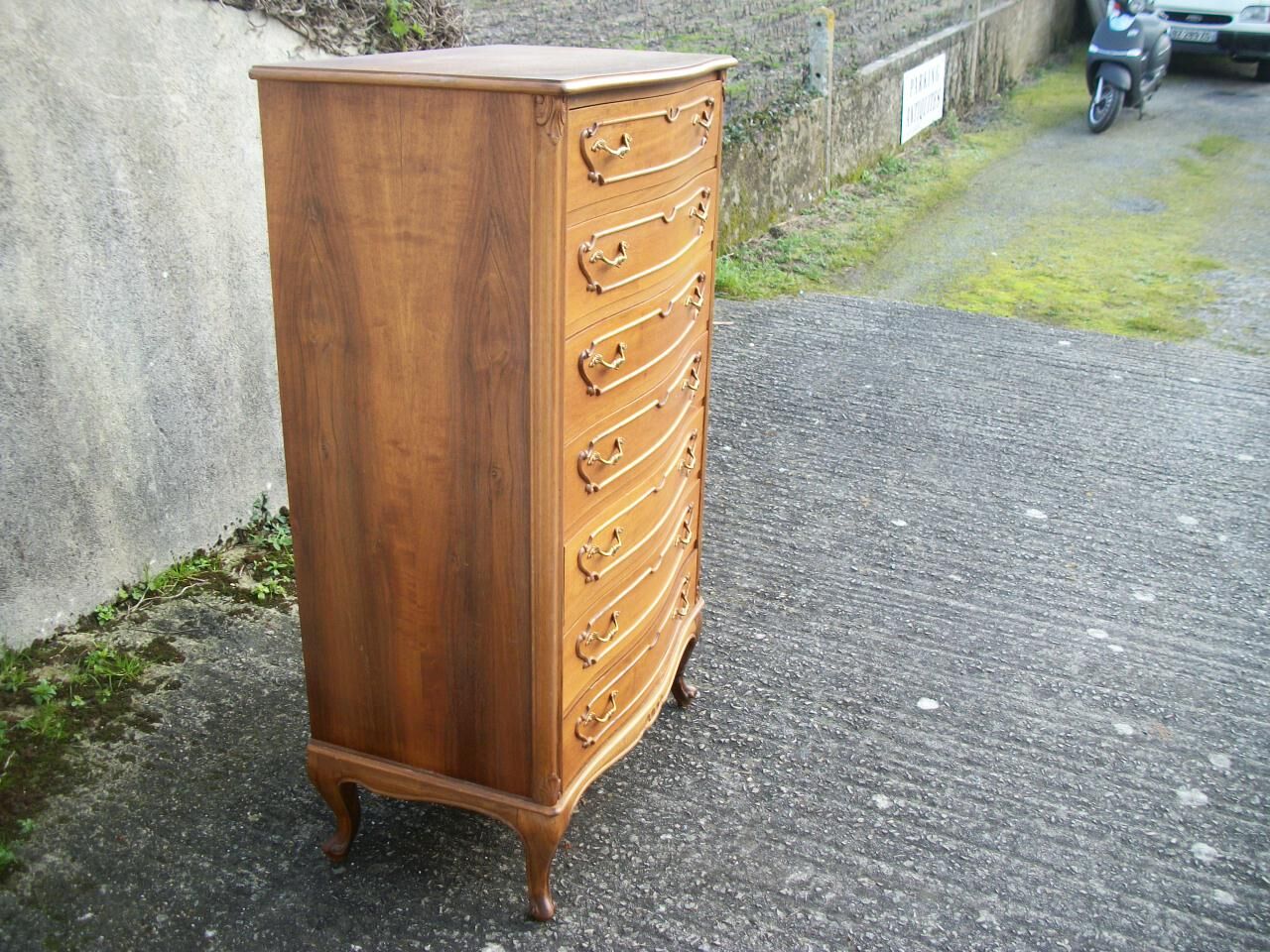 Chest of drawers
