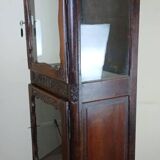 Louis XV Provençal oak display case circa 1850-1880 facade