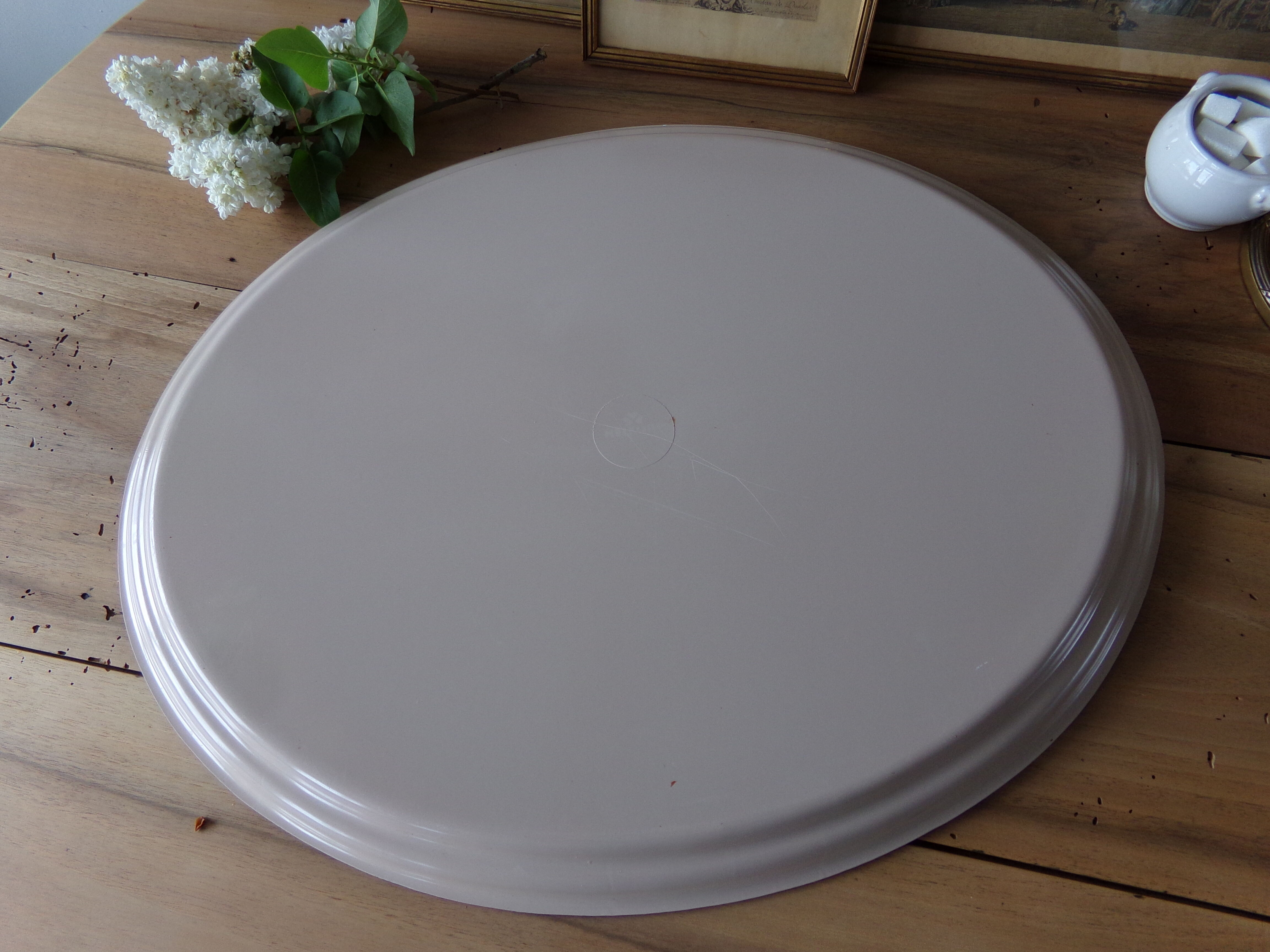 Large old flowered plateau