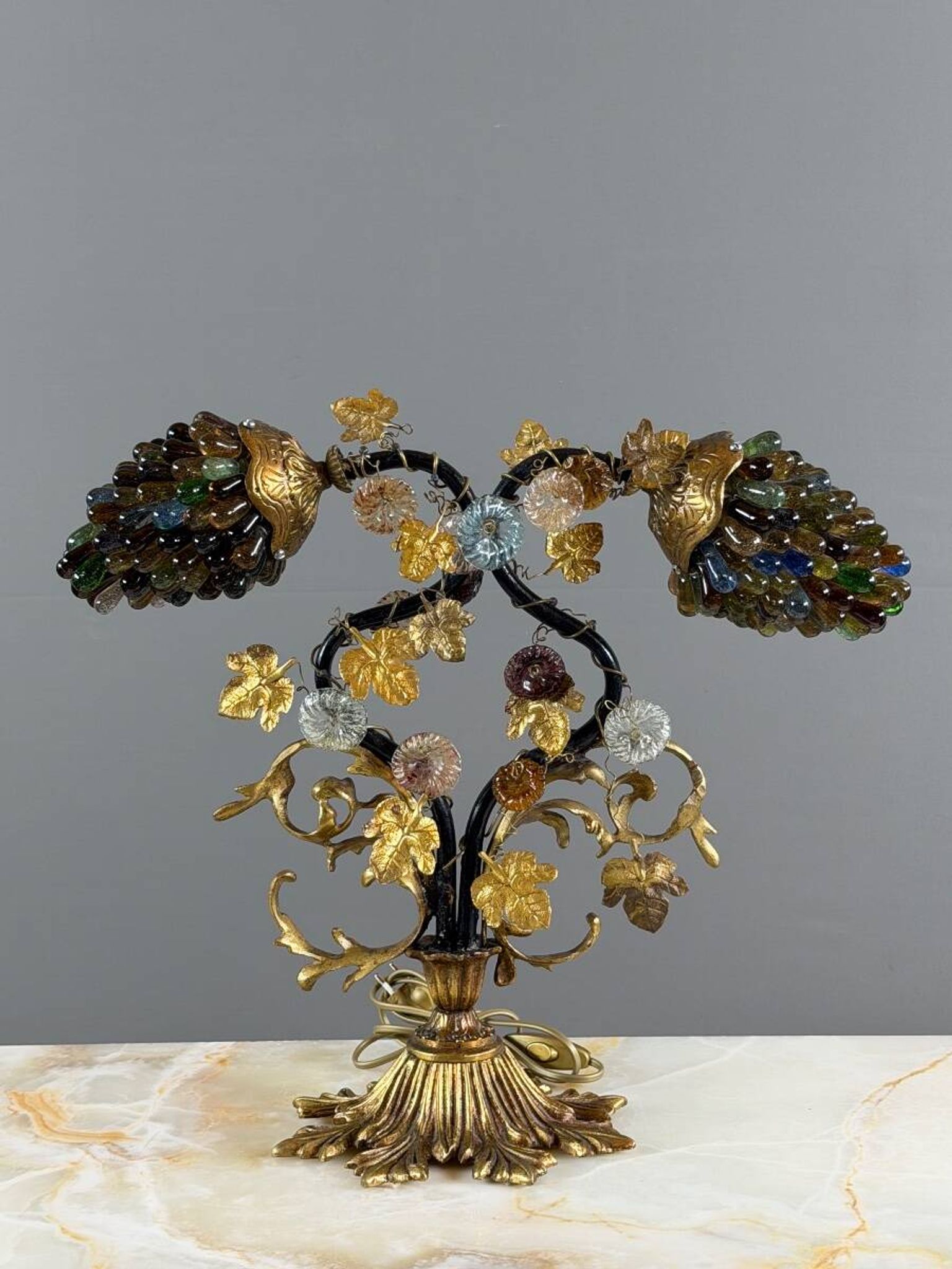 Lampe en bronze et verre polychrome, XXe Siècle