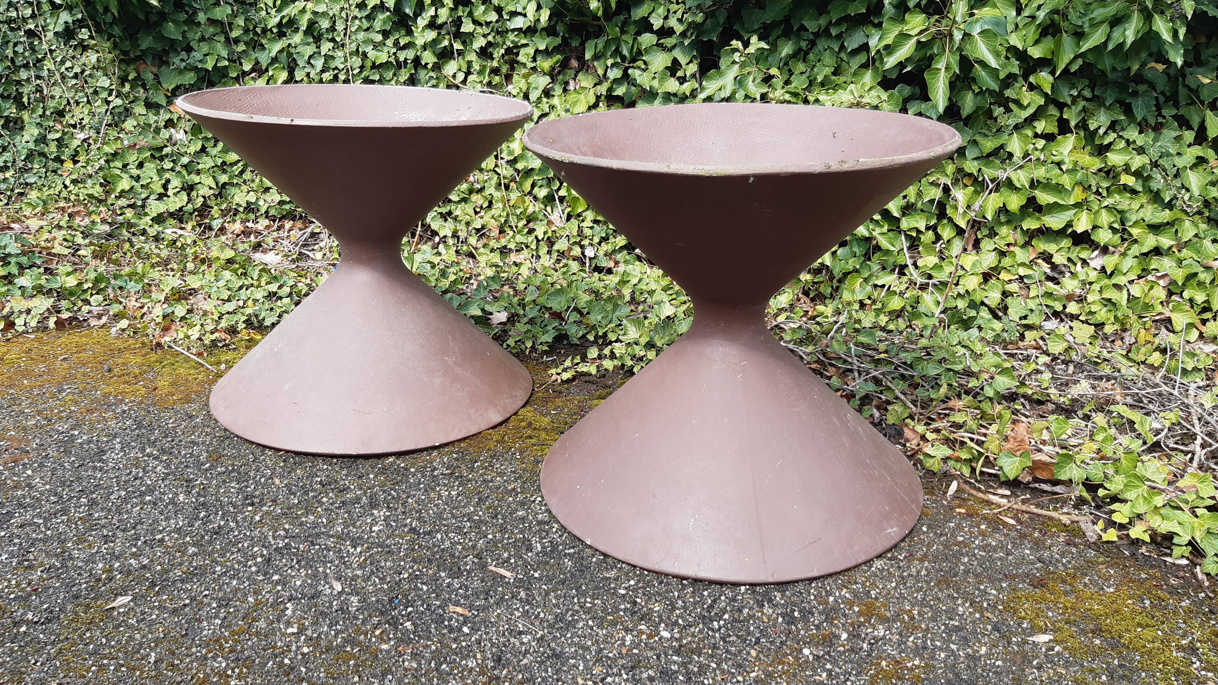 Pair of diabolos dating from the 60's, design by Anton Bee assisted by Guhl,