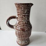 Grand pichet en céramique émaillée marron signé accolay - hauteur 31cm