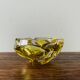Cendrier vintage en verre moulé jaune et transparent