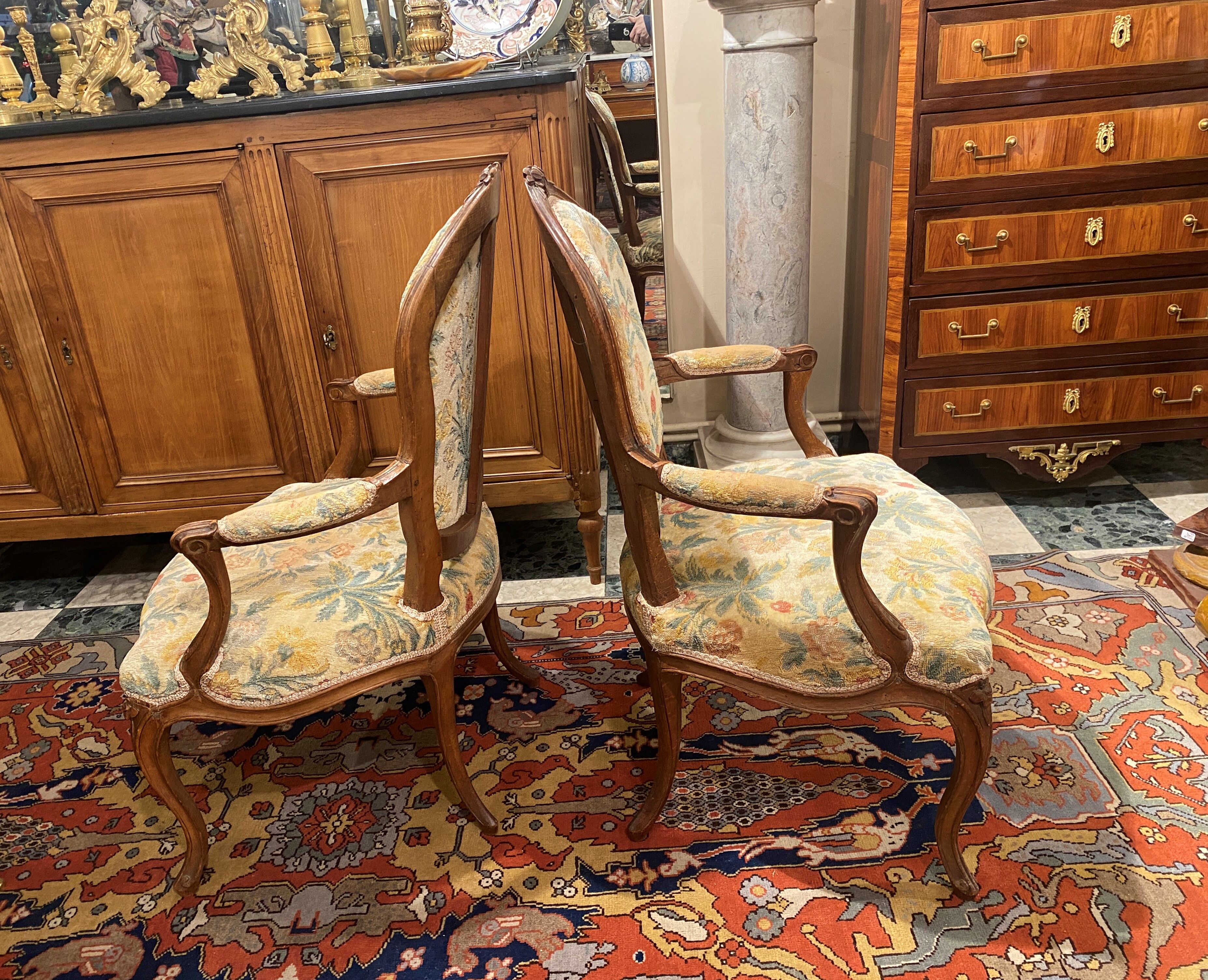 Paire de fauteuils d'époque Louis XV