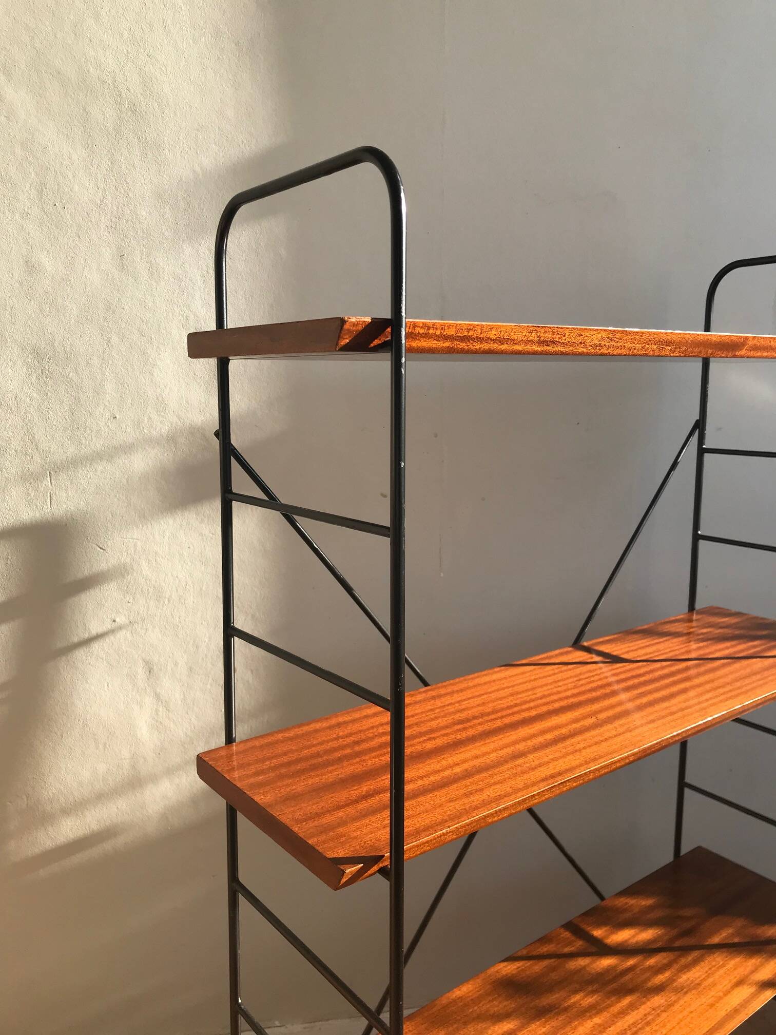 Modular shelf on legs - 1960