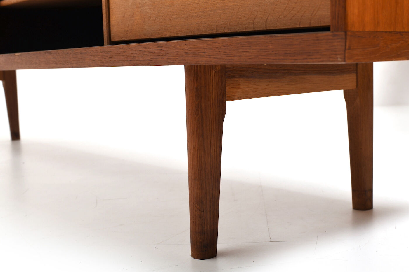 Mid Century fine Danish Sideboard in Oak 1960s.