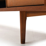 Mid Century fine Danish Sideboard in Oak 1960s.